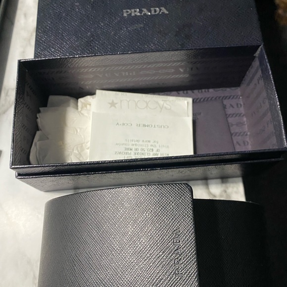 Sunglasses - Picture 4 of 11